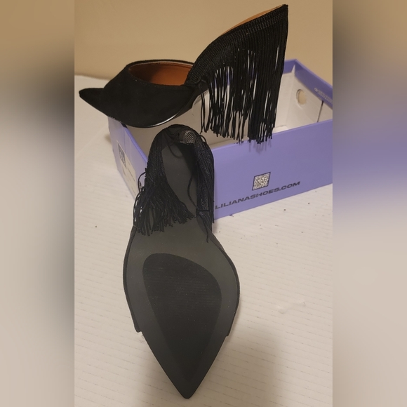 Brand NEW Black Low Heel W/Fringe - Picture 3 of 6